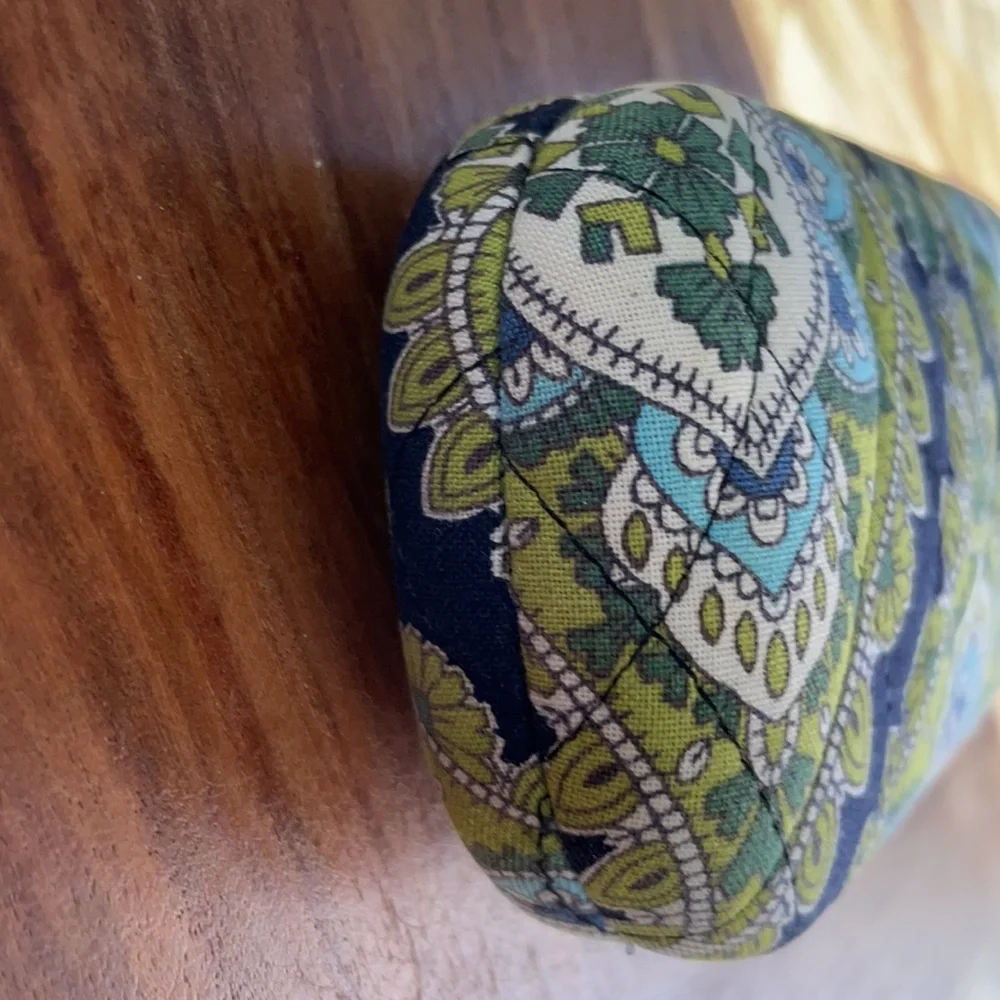 VERA BRADLEY eyeglass case ๐๐ถ! - Picture 9 of 10